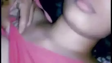 Desi cute girl show her sexy boobs