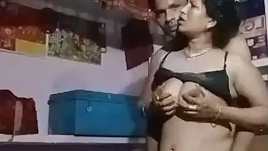 Couple records their HD nude MMS for fun