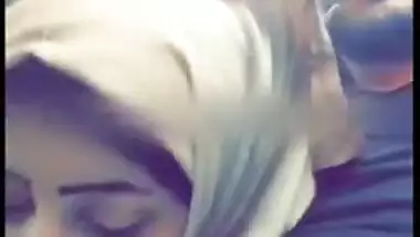 Short Desi mms clip of Indian gal caught sucking lover's dick in car