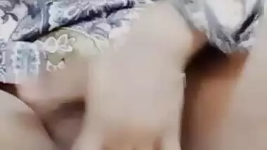 Early morning nude show with fingering of horny babe