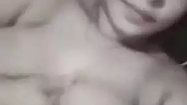 Nude Bengali girl wildly rubs and fingers her Desi XXX twat on cam