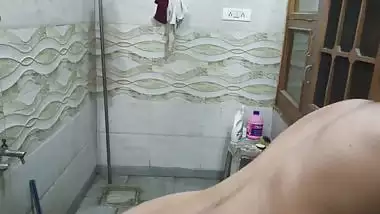 Xxx Hot Indian Bhabhi bathing openly but step brother in law watch her secretly touch her tight pussy fuck her hindi audio