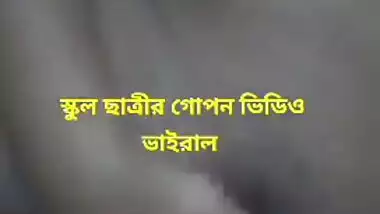 Chubby booby village girl fingering pussy