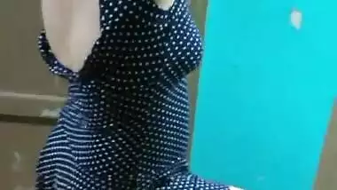 Bhabhi sexy figure in hot dress