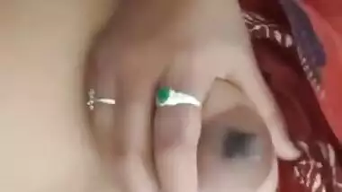 Desi Mature bhabi ass showing