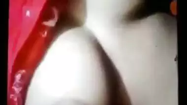 Girlfriend virgin boobs and pussy showing MMS