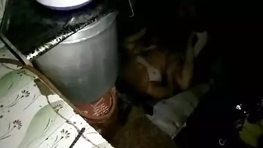 Bhai K Sone K Baad Bhabhi Ko Dever Ne Bed Se Niche Bula Kr Pela