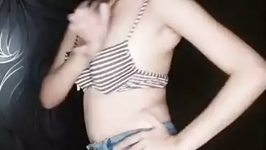 Gorgeous cutie sexy dance show for her boyfriend