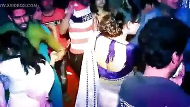 Cute bangla aunty dancing in private party