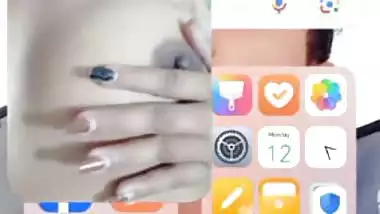 Video call nude show of sexy Indian girlfriend MMS