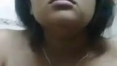 Tamil Slut Bhabhi Masturebating in Bathroom