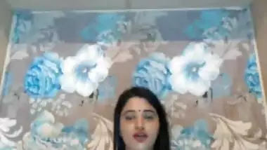 Desi Cute Face Cam Aunty Showing Big Boobs Hot