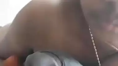 Madurai hot cheating aunty sucking her husband's friend's cock