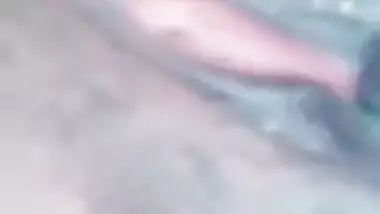 Hot XXX striptease video of the Sri Lankan Desi wife with lush lips