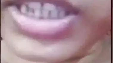 Sexy bhabhi nude breasts showing on video call