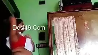 Man set camera in Desi girlfriend's room to film her XXX naked body