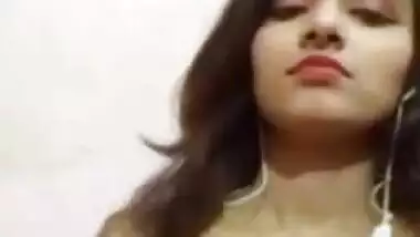 Desi Beautiful Cute Girl Showing Bf On Valentine