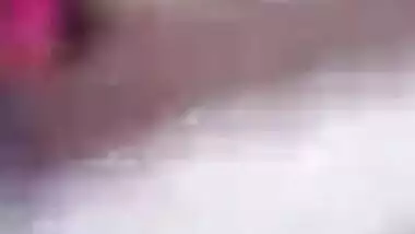 Sex Desi girl exposes her perky XXX boobs for a while and hides them back