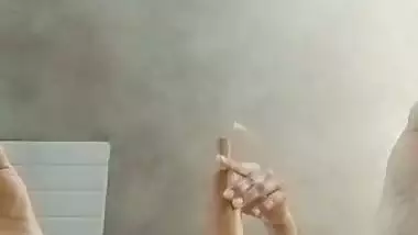 Unsatisfied bhabhi masturbation with chapati roller