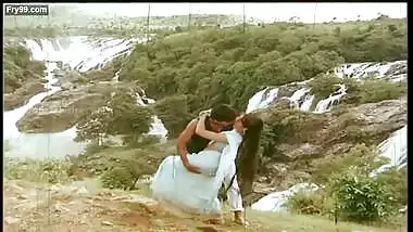 Rare hot yesteryear beauty Rupini boobs pressed hard, wet navel boob show in blouse