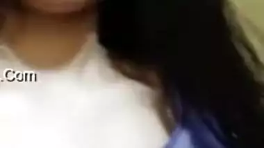 Huge natural tits of Desi webcam model make a man want XXX session