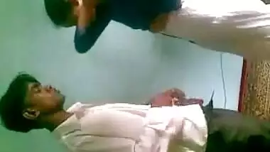 Cute college student boobs and pussy is enjoyed by her classmate in the class