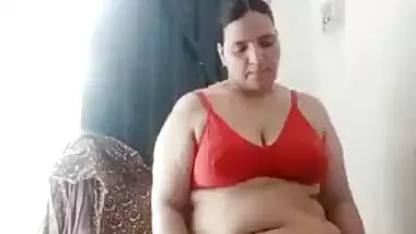 Bangladeshi big boobs mom bathing viral nude video