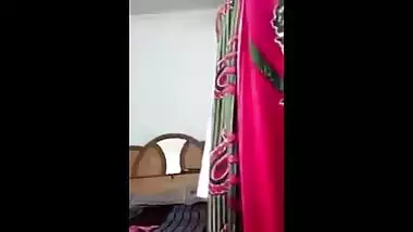 Hindi sex video of a mature guy having fun with a young bhabhi