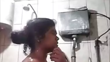 Local bhabhi selfie in the bathroom