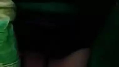 Teen Desi chick gets it on alone with toothbrush in solo XXX show