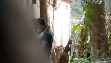 Indian Gym guy standing and fucking GF outdoor spy vid