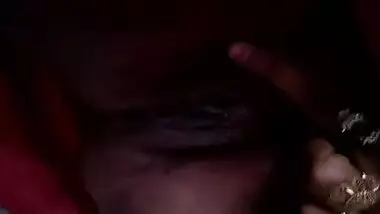 Fat Desi aunty shows on camera that her XXX bush is in need for sex