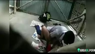 Caught on spy cam nephew fuck own aunty in abandoned house, Desi XXX mms