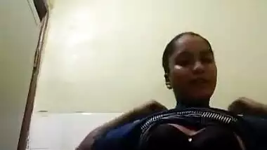 Tamil Girl Bathing 5Clip