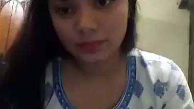 Girlfriend wants fuck and showing naked pussy pics